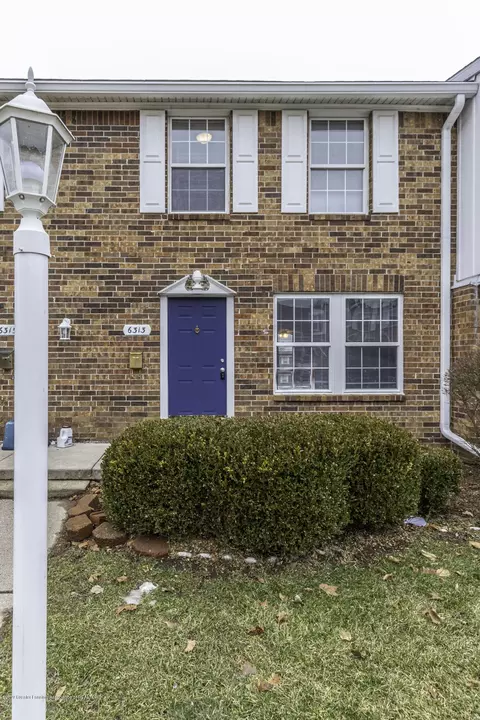 6313 Beechfield Dr, Lansing, MI 48911 photo 2