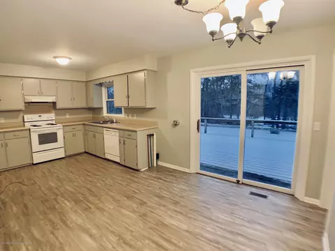 12668 Holly Ln, Dewitt, MI 48820 photo 6