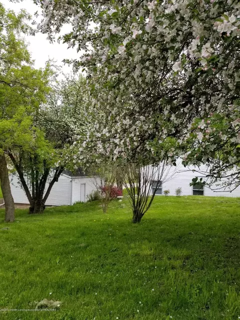 2034 Wayne St, Lansing, MI 48910 photo 4