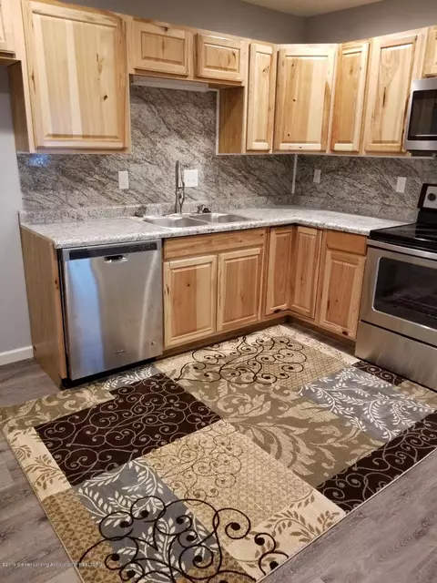 2034 Wayne St, Lansing, MI 48910 photo 11