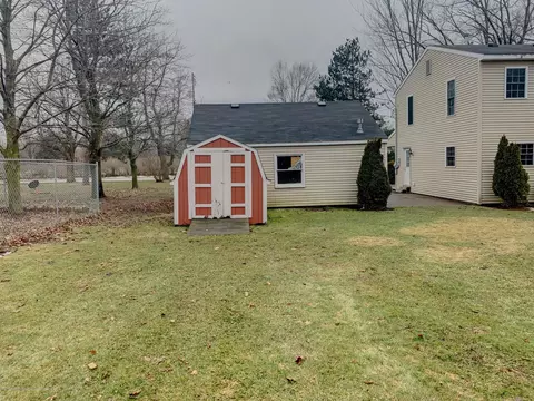 928 Hogsback Rd, Mason, MI 48854 photo 2