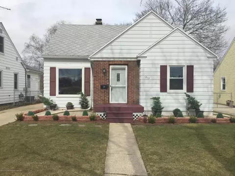 1213 Pershing Dr, Lansing, MI 48910 photo 26