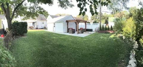 1213 Pershing Dr, Lansing, MI 48910 photo 23