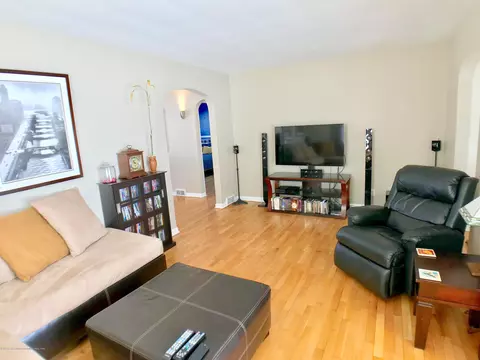 1213 Pershing Dr, Lansing, MI 48910 photo 5