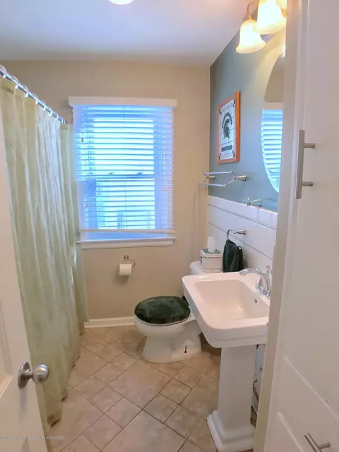 1213 Pershing Dr, Lansing, MI 48910 photo 13