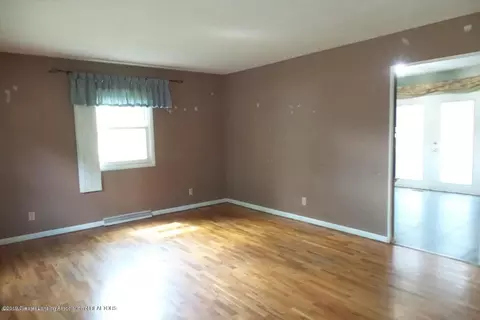 417 Iris Ave, Lansing, MI 48917 photo 3