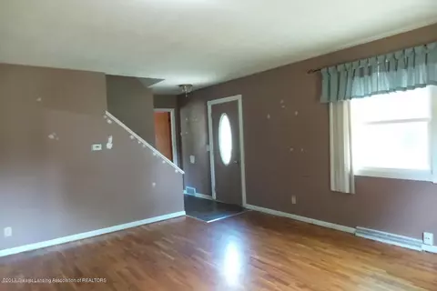 417 Iris Ave, Lansing, MI 48917 photo 4