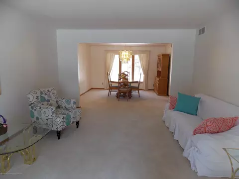 4822 Malpaso Ln, Lansing, MI 48917 photo 8