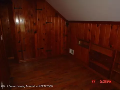 553 E Willard Ave, Lansing, MI 48910 photo 21