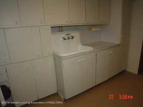 553 E Willard Ave, Lansing, MI 48910 photo 33