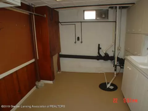 553 E Willard Ave, Lansing, MI 48910 photo 34