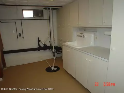 553 E Willard Ave, Lansing, MI 48910 photo 31