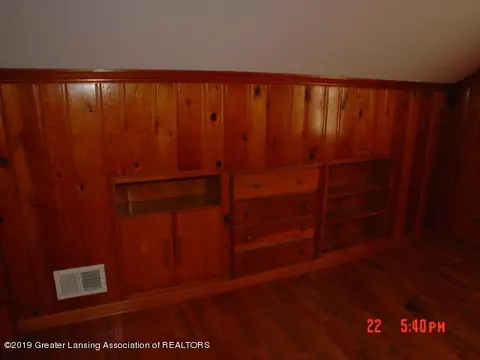 553 E Willard Ave, Lansing, MI 48910 photo 22