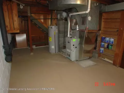 553 E Willard Ave, Lansing, MI 48910 photo 38