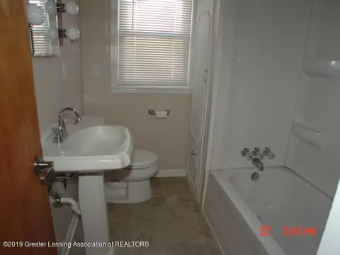 553 E Willard Ave, Lansing, MI 48910 photo 13