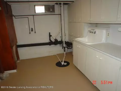 553 E Willard Ave, Lansing, MI 48910 photo 35
