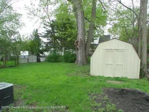 553 E Willard Ave, Lansing, MI 48910 photo 44