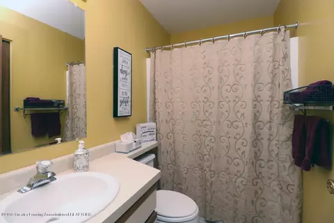 7484 Chellmar Dr, Lansing, MI 48917 photo 9