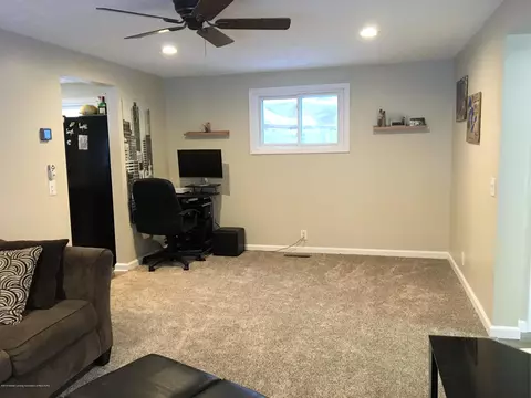 2902 Timber Dr, Lansing, MI 48917 photo 4