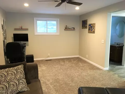 2902 Timber Dr, Lansing, MI 48917 photo 5