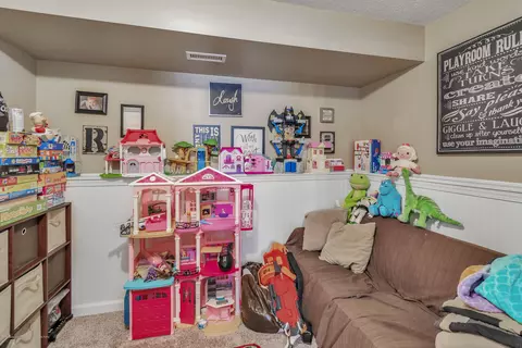 1808 Baker St, Haslett, MI 48840 photo 30