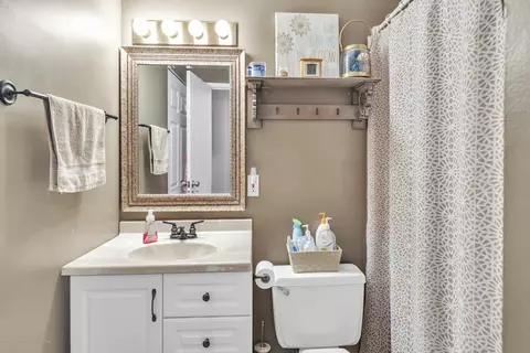 1808 Baker St, Haslett, MI 48840 photo 14