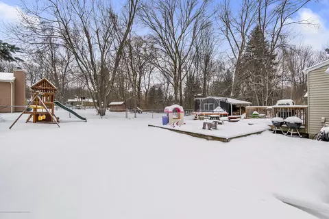 1808 Baker St, Haslett, MI 48840 photo 31