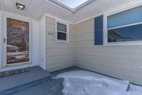 2101 Edwin Pl, Lansing, MI 48911 photo 3