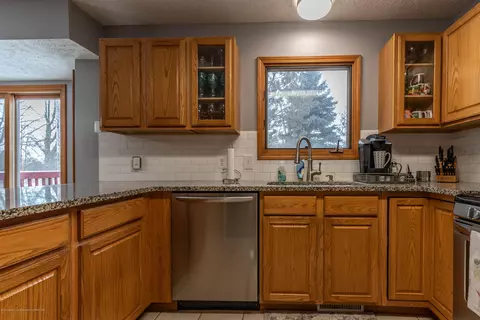 1545 Downing St, Haslett, MI 48840 photo 17