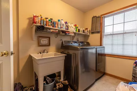 1545 Downing St, Haslett, MI 48840 photo 35