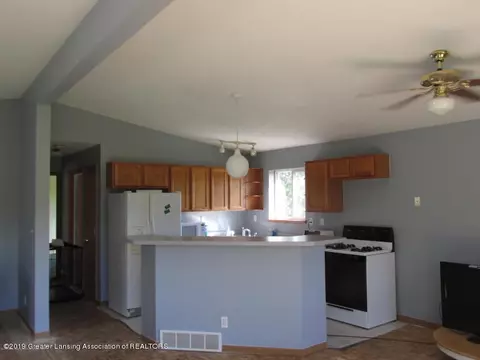6109 W Bath Rd, Perry, MI 48872 photo 6