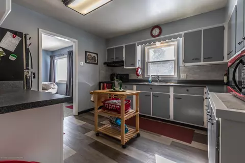 717 E Cavanaugh Rd, Lansing, MI 48910 photo 6