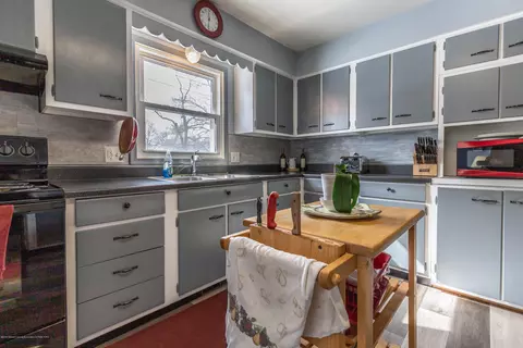 717 E Cavanaugh Rd, Lansing, MI 48910 photo 7