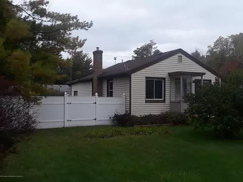 3323 Sheffer Ave, Lansing, MI 48906 photo 1