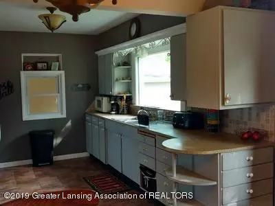 1234 E Oliver St, Owosso, MI 48867 photo 7