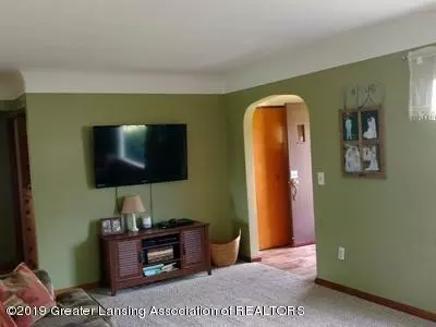 1234 E Oliver St, Owosso, MI 48867 photo 5