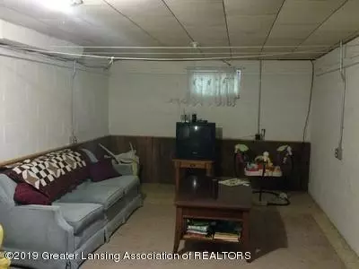 1234 E Oliver St, Owosso, MI 48867 photo 14