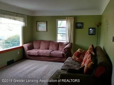 1234 E Oliver St, Owosso, MI 48867 photo 3