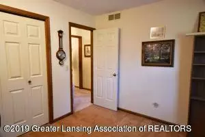 410 Manchester Dr, Dewitt, MI 48820 photo 11