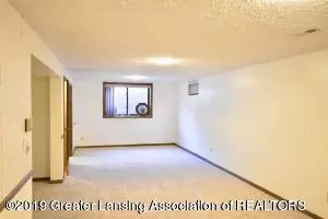 410 Manchester Dr, Dewitt, MI 48820 photo 13