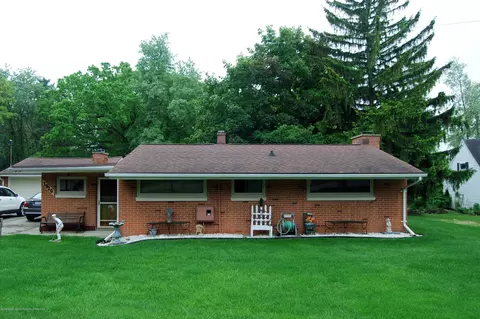 1010 E Webb Dr, Dewitt, MI 48820 photo 1