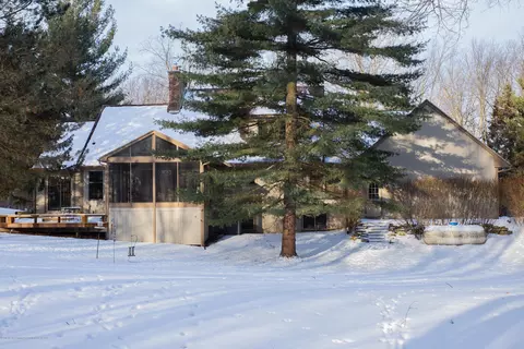 14403 S Center Rd, Bath, MI 48808 photo 5