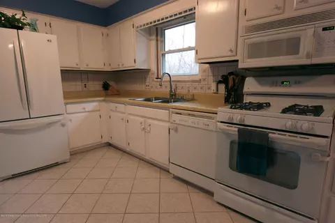 13605 Vine St, Bath, MI 48808 photo 11
