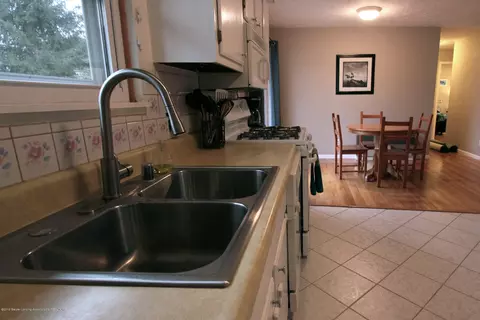 13605 Vine St, Bath, MI 48808 photo 9