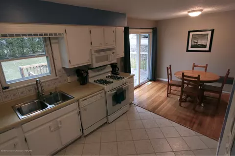 13605 Vine St, Bath, MI 48808 photo 10