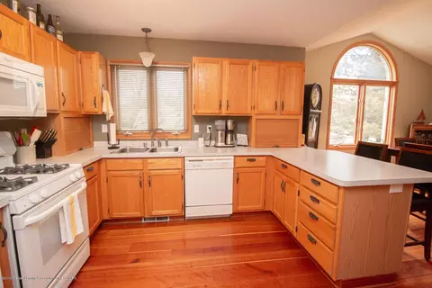 5524 Jessael Dr, Bath, MI 48808 photo 7