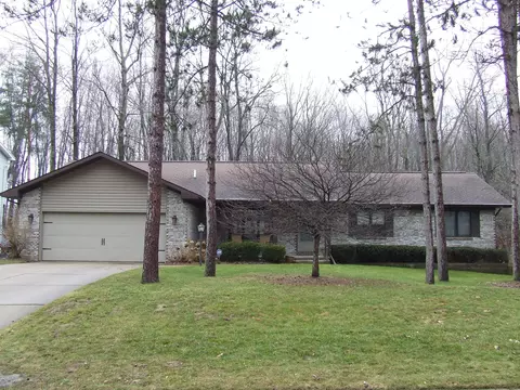 13255 White Pine Dr, Dewitt, MI 48820 photo 1