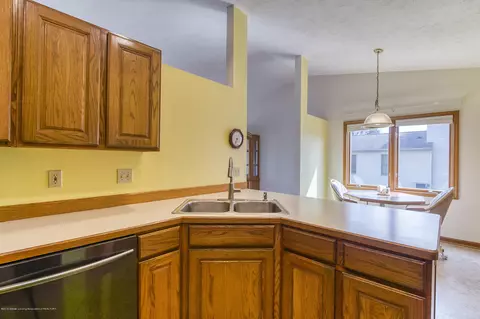 1700 Killarney Dr, Holt, MI 48842 photo 9