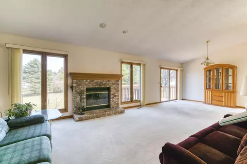 1700 Killarney Dr, Holt, MI 48842 photo 2