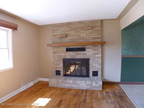 1371 Cloverleaf Rd, Lansing, MI 48906 photo 3